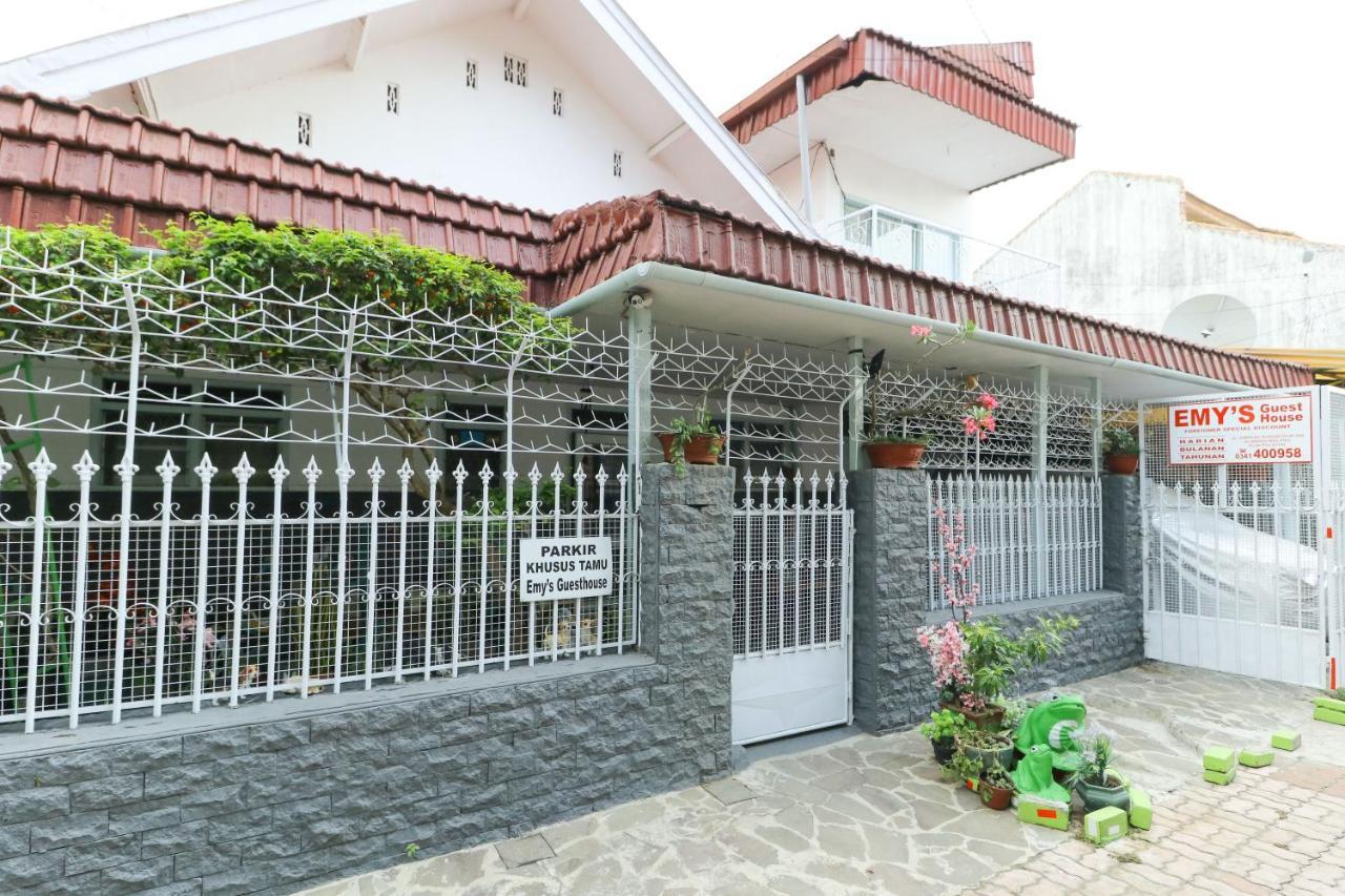 Emy'S Guesthouse Jenggrik Экстерьер фото
